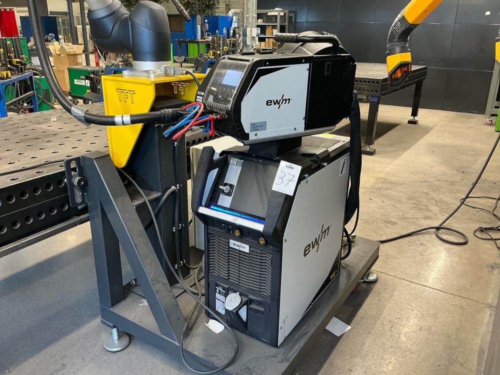 2023 EWM Titan XQ 400 puls D W R1 5m Welding machine